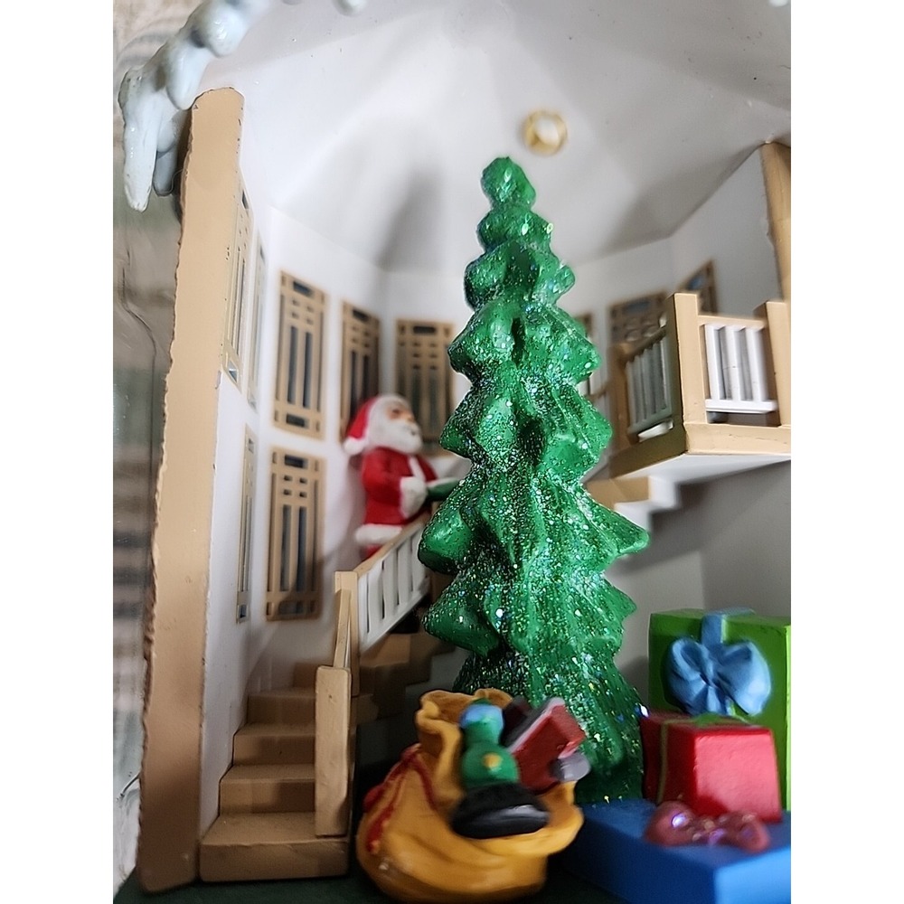 Hallmark Keepsake Ornament 1996 Treasured Memories Magic Light Santa Jim Reid - Picture 5 of 9